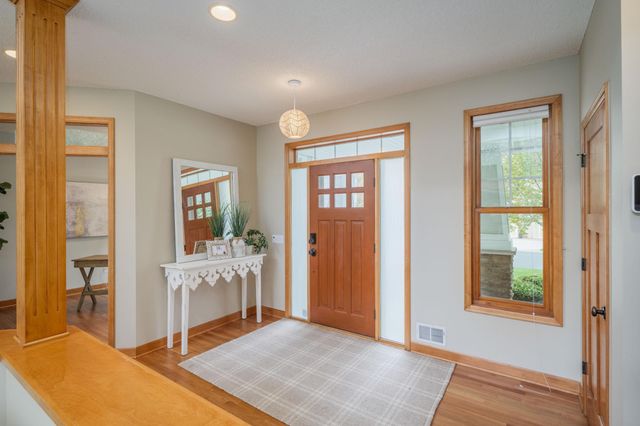 9086 Wildwood Circle, Shakopee, MN 55379