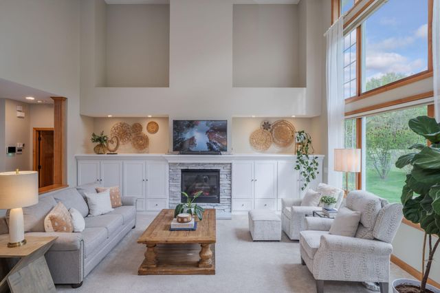 9086 Wildwood Circle, Shakopee, MN 55379