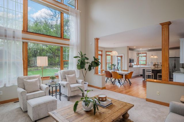9086 Wildwood Circle, Shakopee, MN 55379