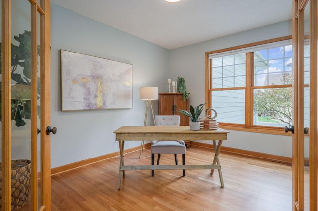 9086 Wildwood Circle, Shakopee, MN 55379