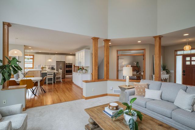 9086 Wildwood Circle, Shakopee, MN 55379