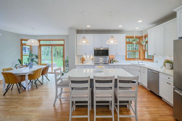 9086 Wildwood Circle, Shakopee, MN 55379