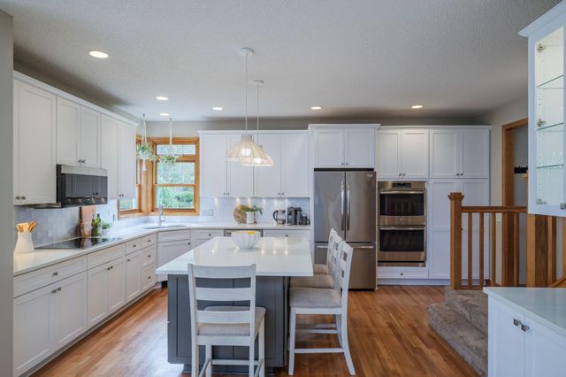 9086 Wildwood Circle, Shakopee, MN 55379