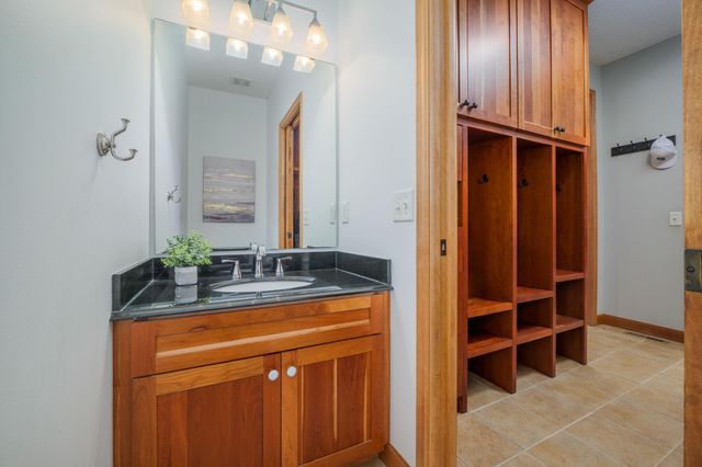 9086 Wildwood Circle, Shakopee, MN 55379