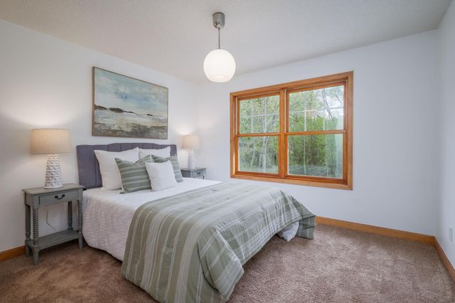 9086 Wildwood Circle, Shakopee, MN 55379