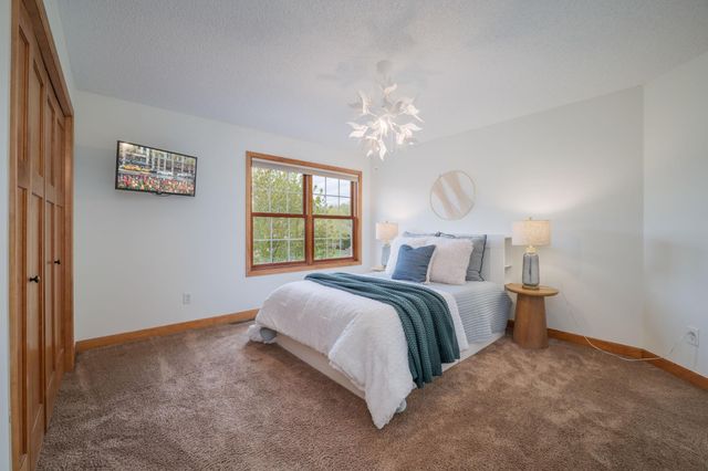 9086 Wildwood Circle, Shakopee, MN 55379