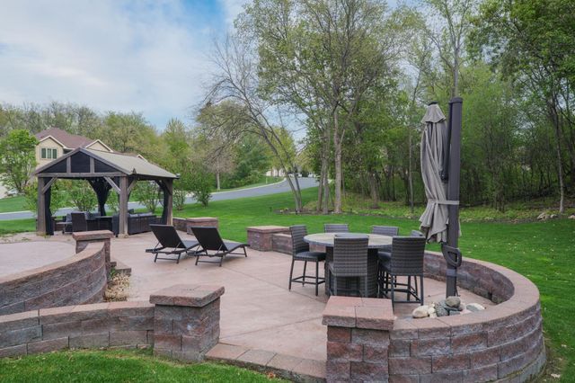 9086 Wildwood Circle, Shakopee, MN 55379