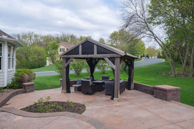 9086 Wildwood Circle, Shakopee, MN 55379
