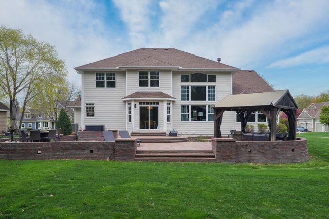 9086 Wildwood Circle, Shakopee, MN 55379