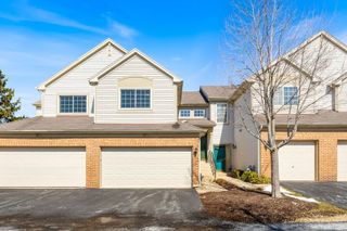 315 Thornwood Way B, South Elgin, IL 60177