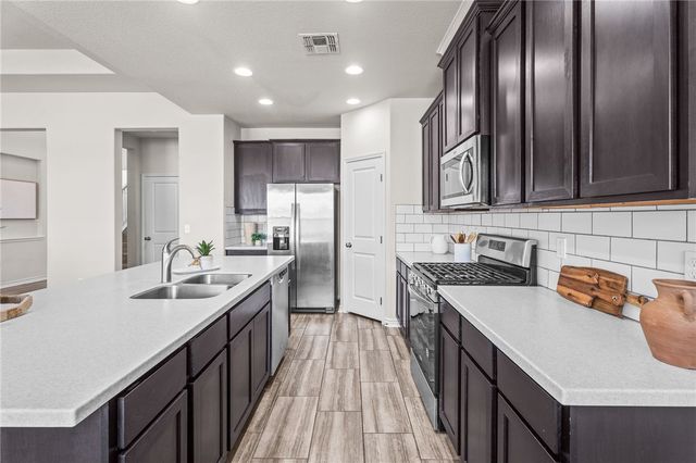 8142 Luz De Luna St, Corpus Christi, TX 78414