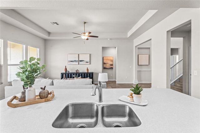 8142 Luz De Luna St, Corpus Christi, TX 78414