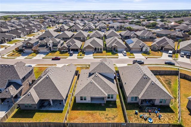 8142 Luz De Luna St, Corpus Christi, TX 78414