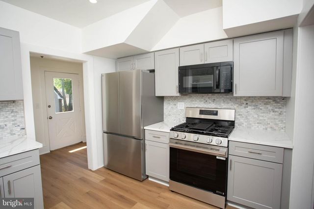 316 W BROAD, Paulsboro, NJ 08066