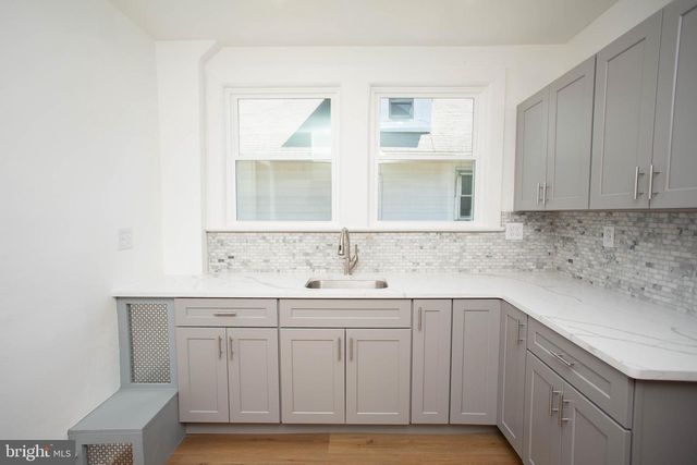 316 W BROAD, Paulsboro, NJ 08066