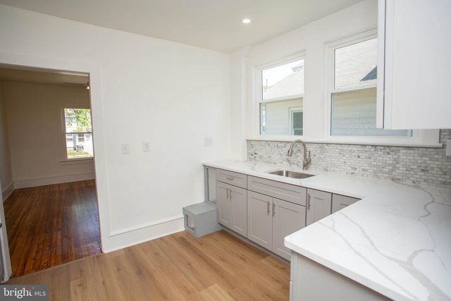 316 W BROAD, Paulsboro, NJ 08066