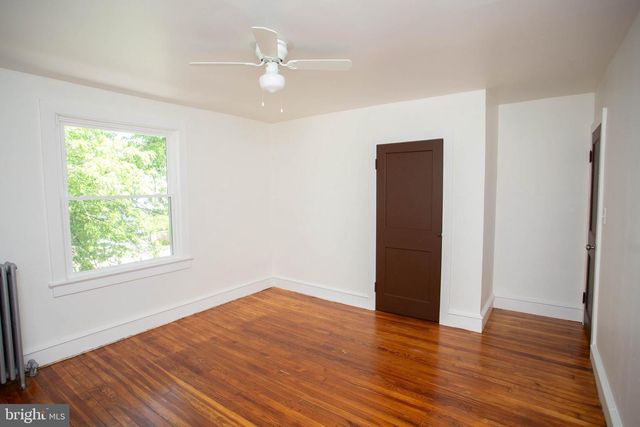 316 W BROAD, Paulsboro, NJ 08066