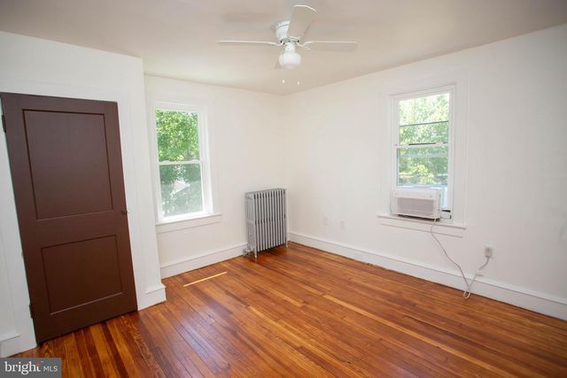 316 W BROAD, Paulsboro, NJ 08066