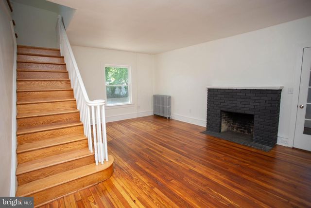 316 W BROAD, Paulsboro, NJ 08066