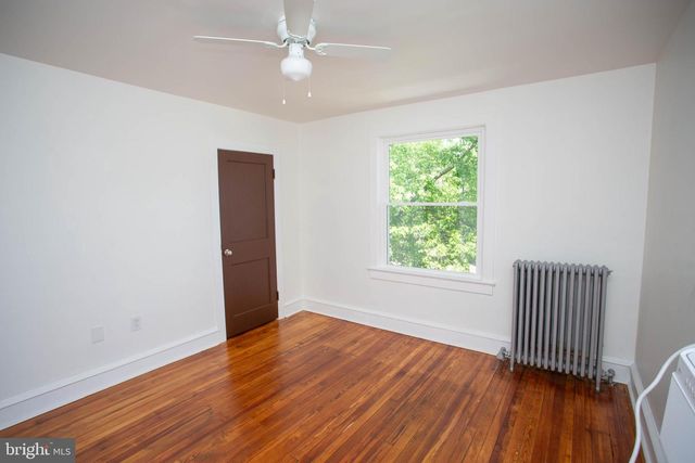 316 W BROAD, Paulsboro, NJ 08066