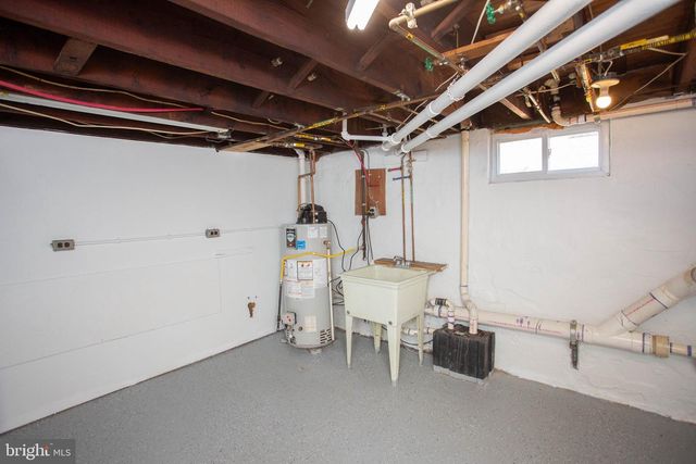 316 W BROAD, Paulsboro, NJ 08066