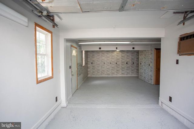316 W BROAD, Paulsboro, NJ 08066