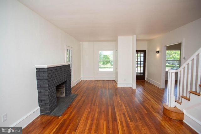 316 W BROAD, Paulsboro, NJ 08066
