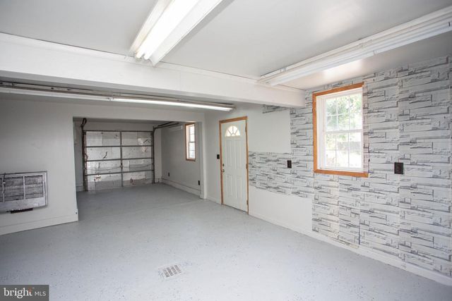 316 W BROAD, Paulsboro, NJ 08066