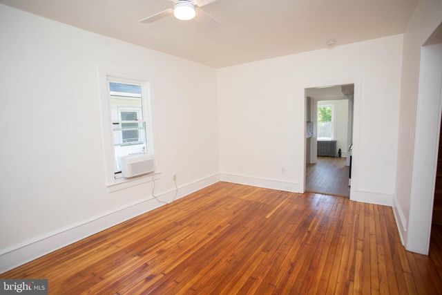 316 W BROAD, Paulsboro, NJ 08066