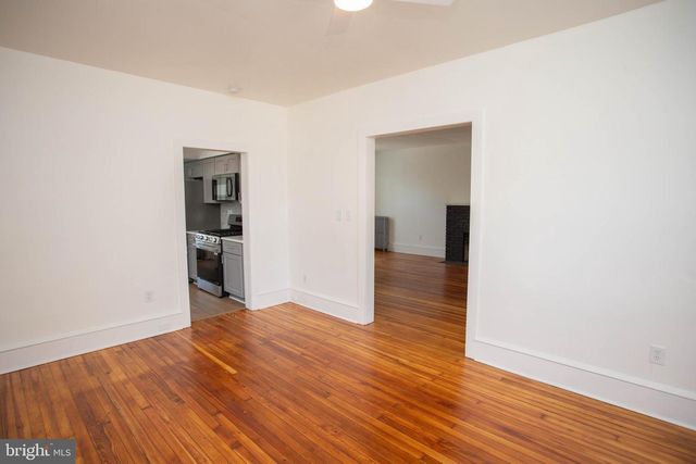 316 W BROAD, Paulsboro, NJ 08066