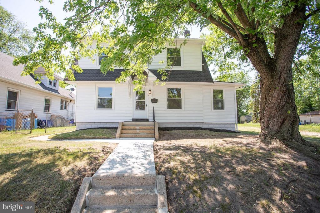 316 W BROAD, Paulsboro, NJ 08066
