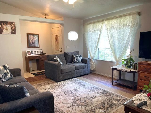 387 Turquoise, Perris, CA 92571