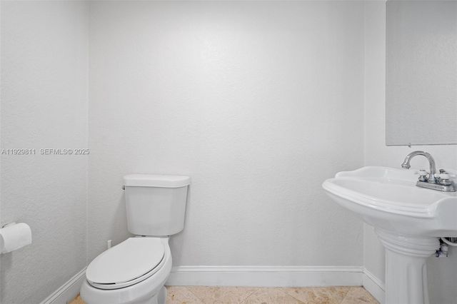 1547 Harrison St, Hollywood, FL 33020