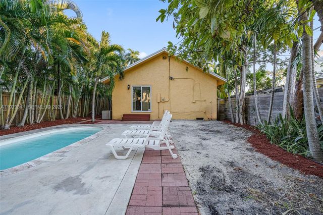1547 Harrison St, Hollywood, FL 33020