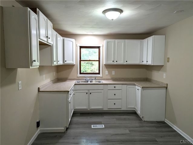 4356 State Route 49, Schroeppel, NY 13069