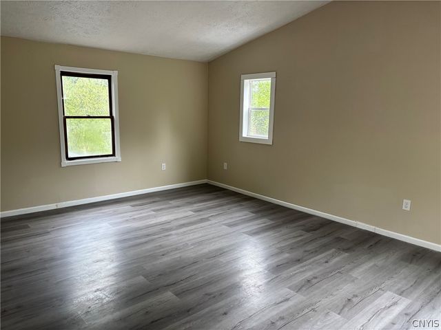 4356 State Route 49, Schroeppel, NY 13069