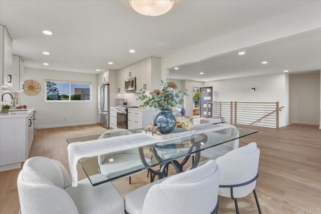 557 Canyon Drive, Solana Beach, CA 92075