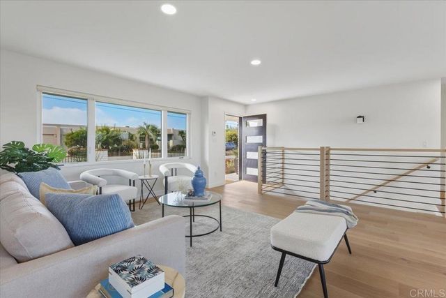 557 Canyon Drive, Solana Beach, CA 92075