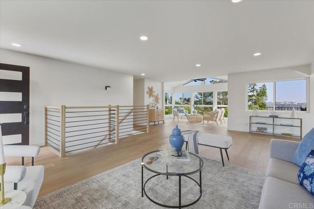 557 Canyon Drive, Solana Beach, CA 92075