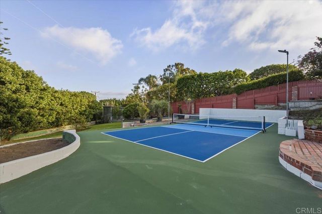 557 Canyon Drive, Solana Beach, CA 92075