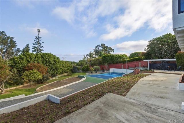 557 Canyon Drive, Solana Beach, CA 92075