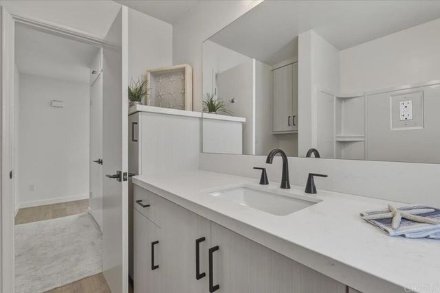 557 Canyon Drive, Solana Beach, CA 92075