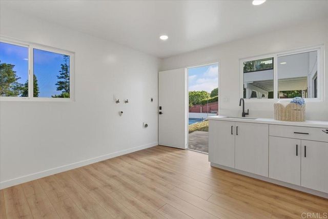 557 Canyon Drive, Solana Beach, CA 92075