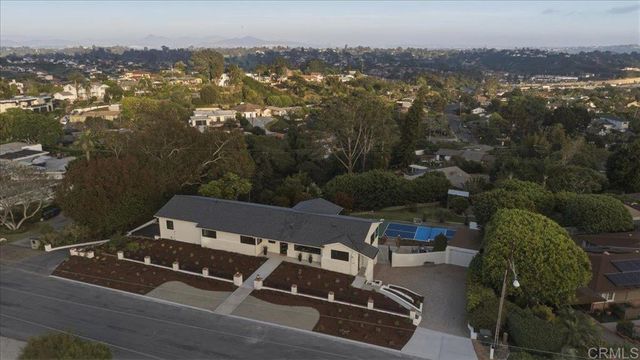 557 Canyon Drive, Solana Beach, CA 92075