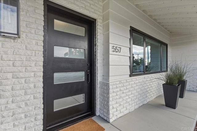 557 Canyon Drive, Solana Beach, CA 92075