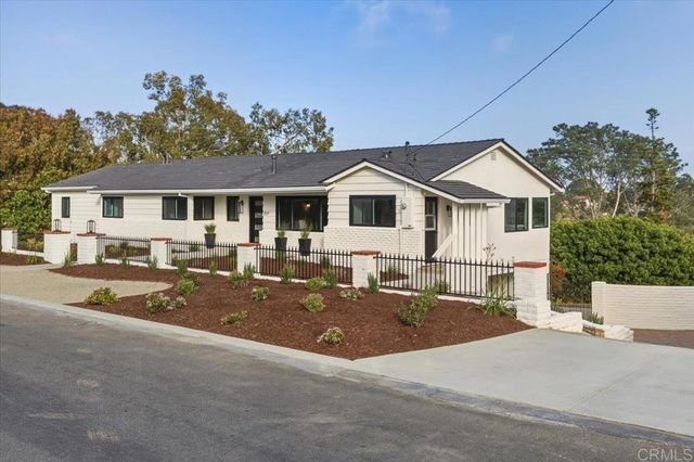 557 Canyon Drive, Solana Beach, CA 92075