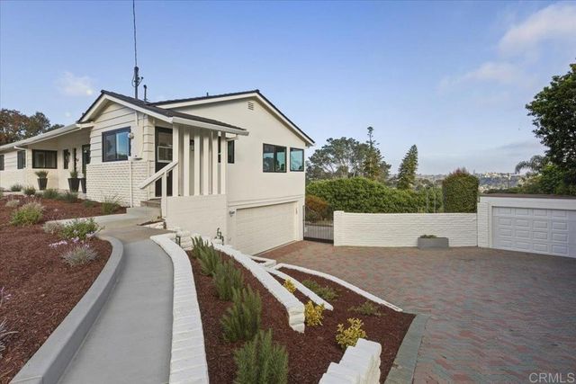 557 Canyon Drive, Solana Beach, CA 92075