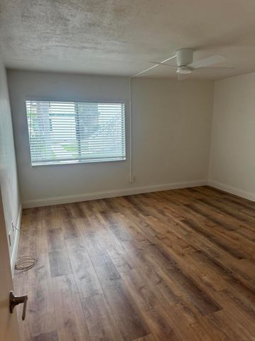 1444 SE Riverside Drive SE B-7, Stuart, FL 34996