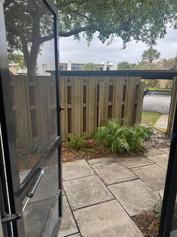 1444 SE Riverside Drive SE B-7, Stuart, FL 34996