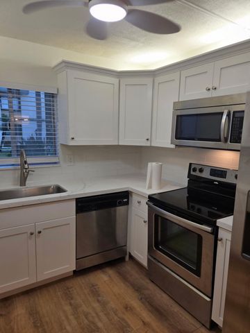 1444 SE Riverside Drive SE B-7, Stuart, FL 34996